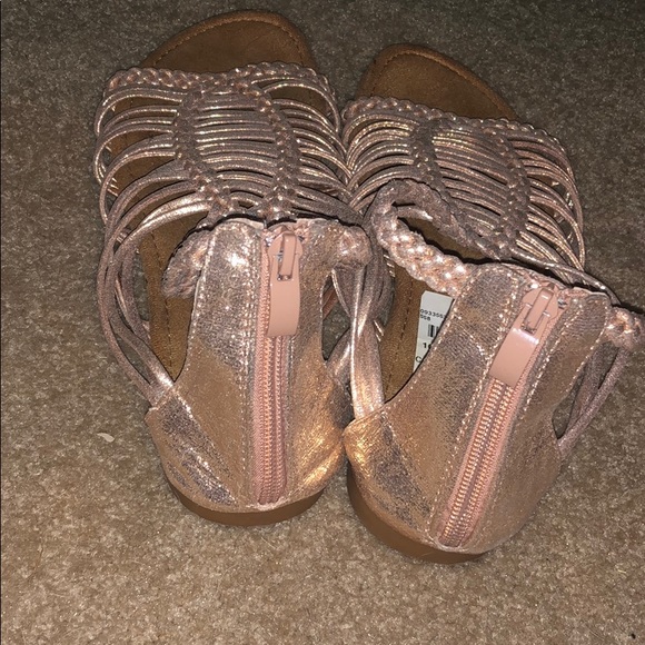 Forever size 10 shiny rose gold strappy sandals - Picture 2 of 8